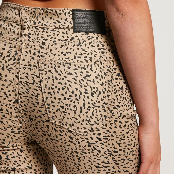 VOLCOM LIBERATOR HIGH RISE JEANS - ANIMAL PRINT SIZE 27 - Picture 13 of 15